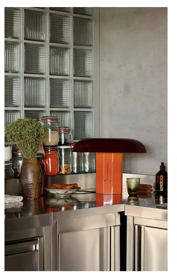 Italian Wrought Iron Table Lamp Creative Mushroom Shaped Design Living Room Bedroom Decoration Indoor LED Lighting Fixtures