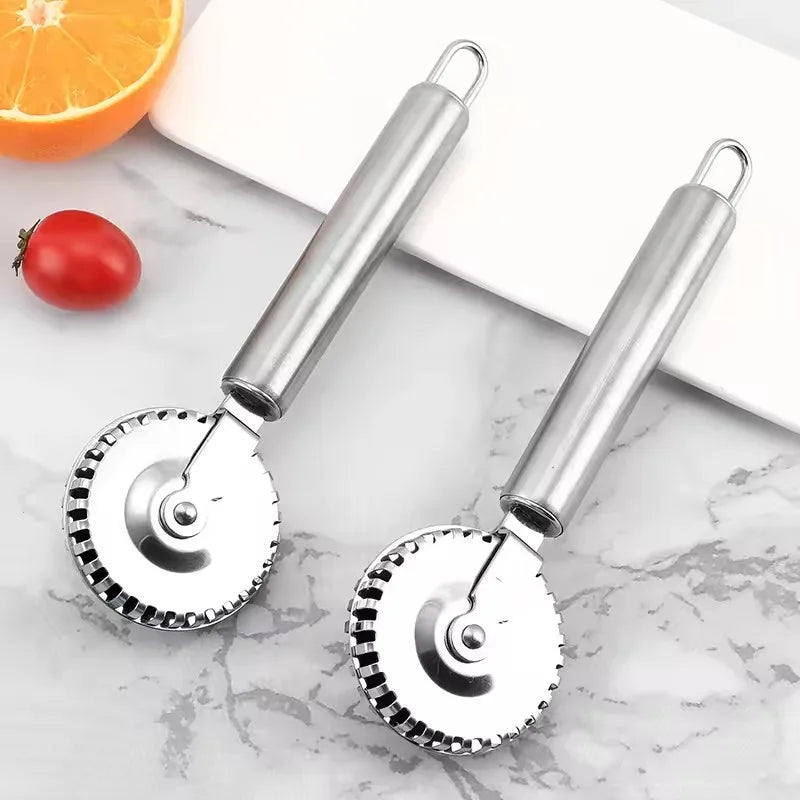1PC New Arrival Ravioli Cutter  Stainless Steel Wheel, Perfect for Cutting, Sealing, And Crimping Fresh Pasta and Pastry Dough